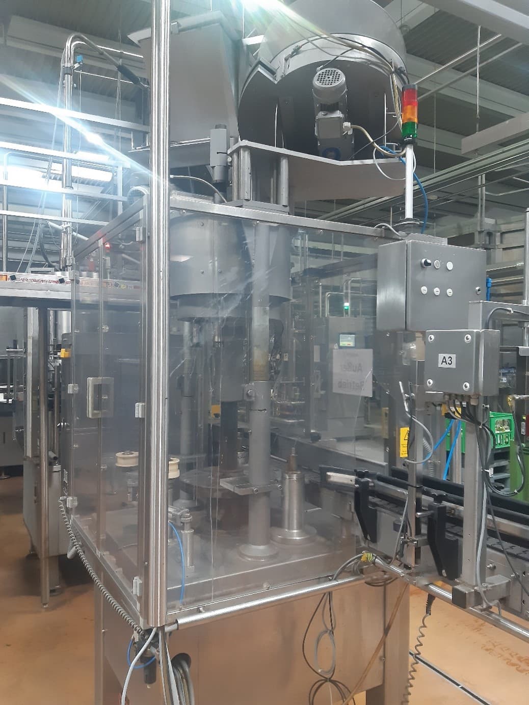 Pohled vlevo na Dr. Datz GmbH VS 4 L