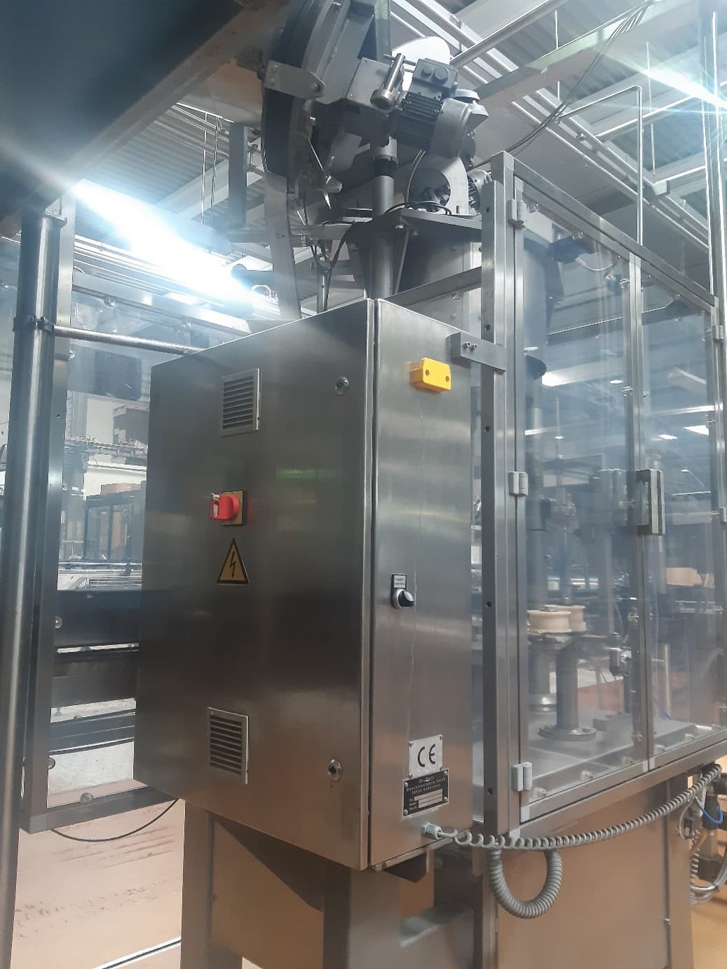 Pohled zprava na Dr. Datz GmbH VS 4 L