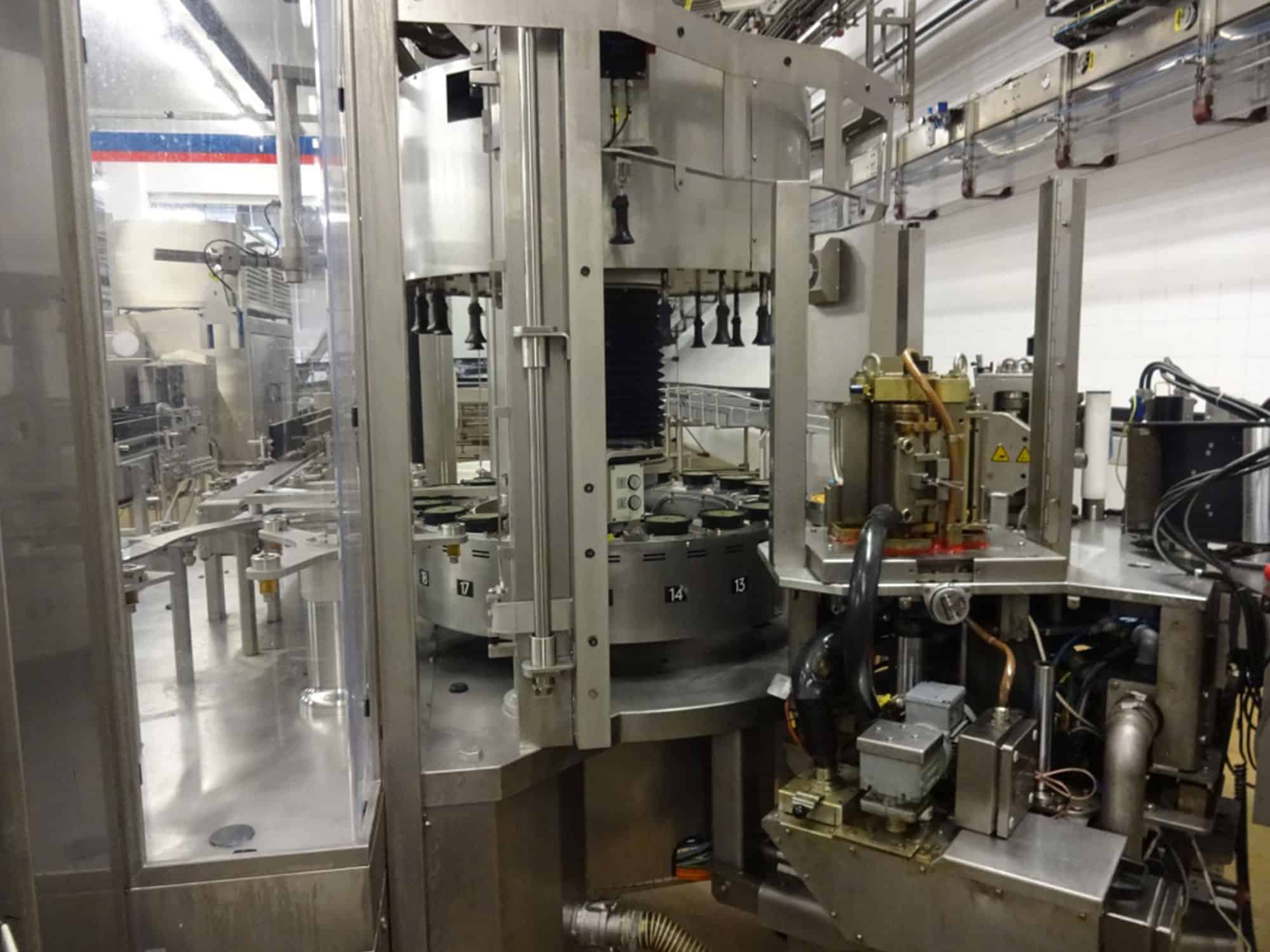 Pohled zleva na KHS Innoket 360 - 145 PT