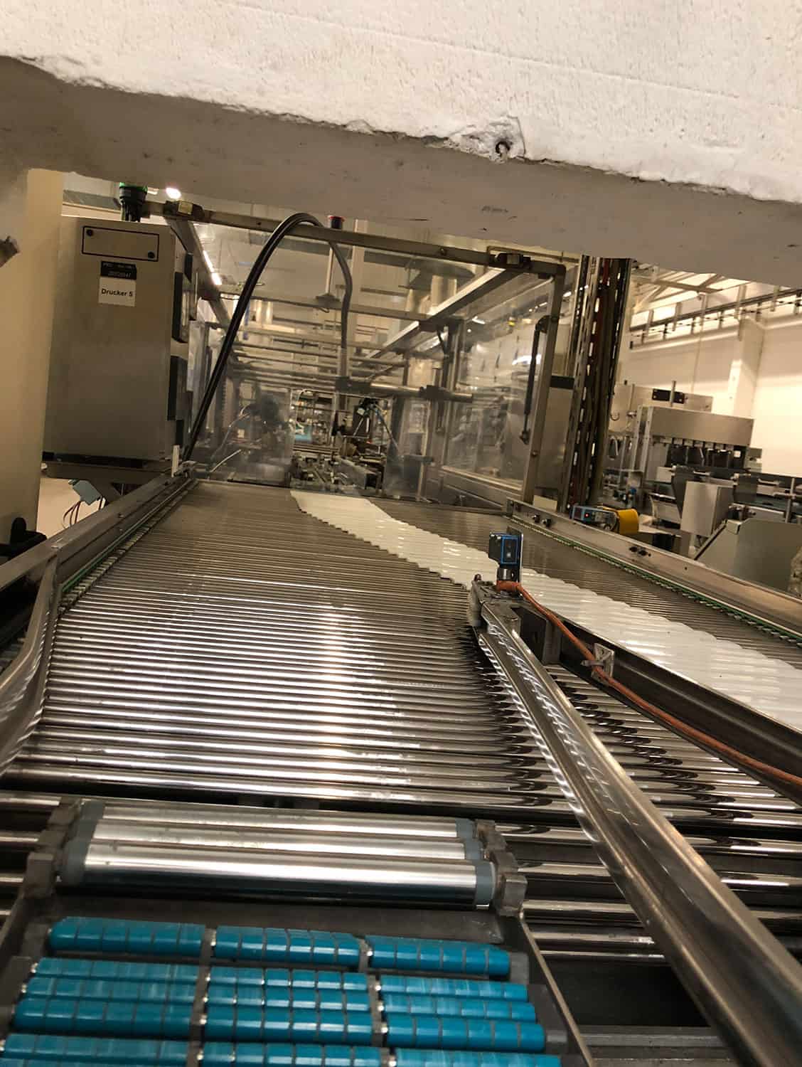 Pracovní prostor balicí linky Kettner