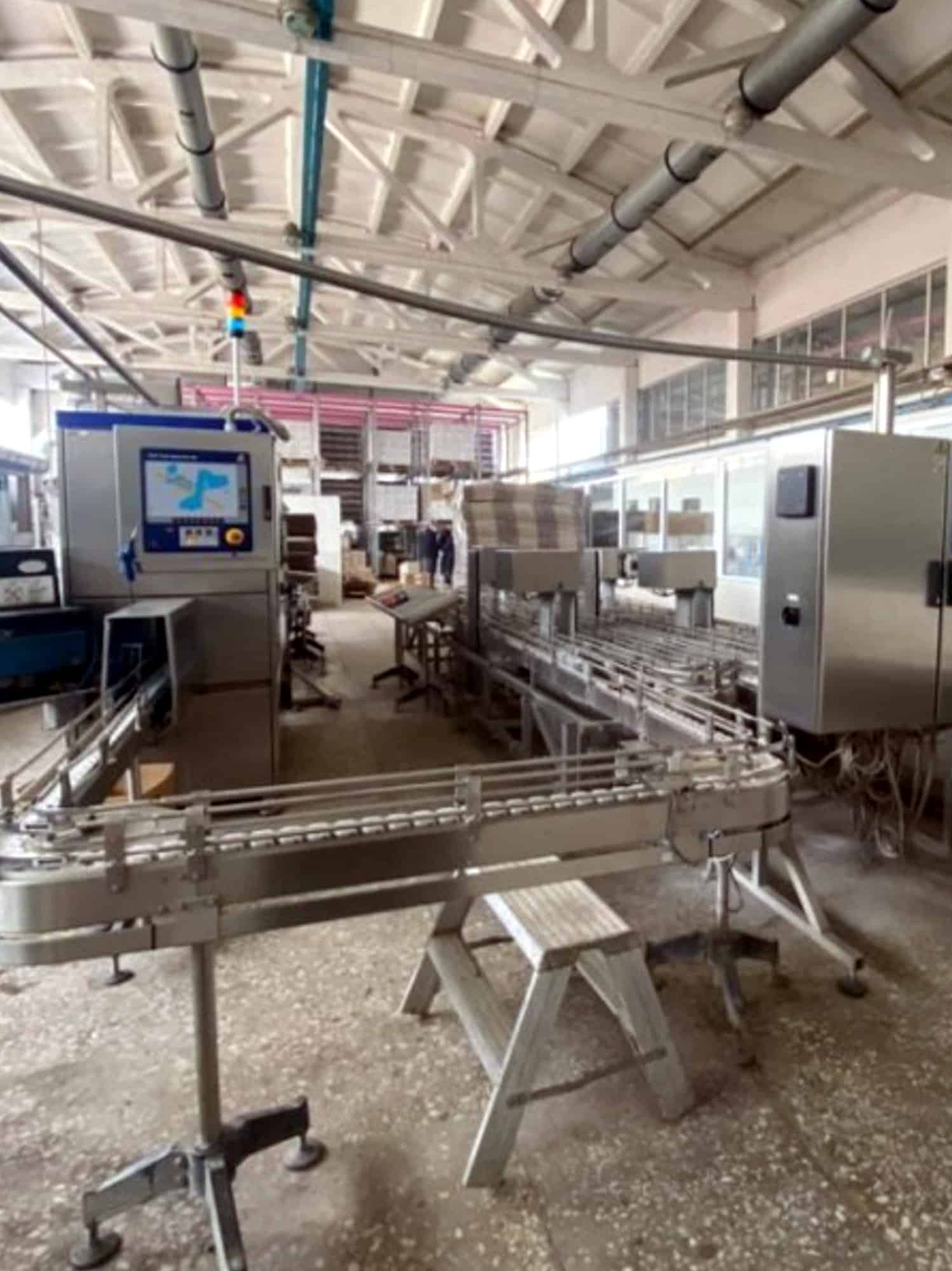 Pohled na Tetra Pak TBA 8-1000 SQ zepředu