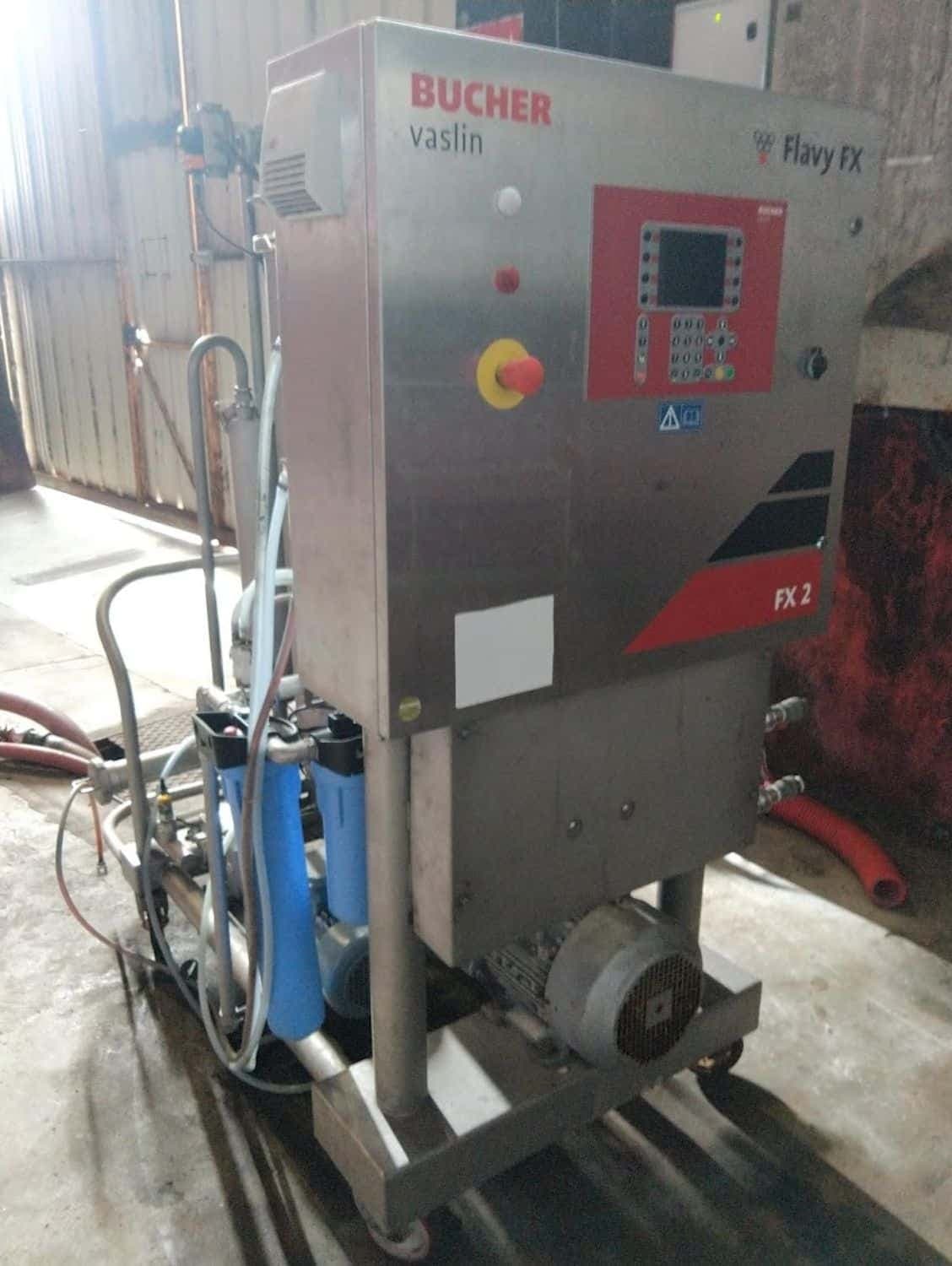 Pohled zleva na Bucher Flavy FX - FX2